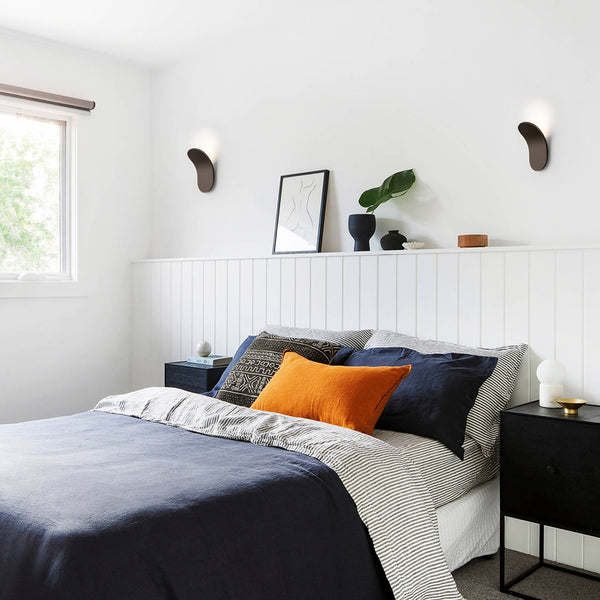 Modern Minimalist Sleek LED Wall Sconce